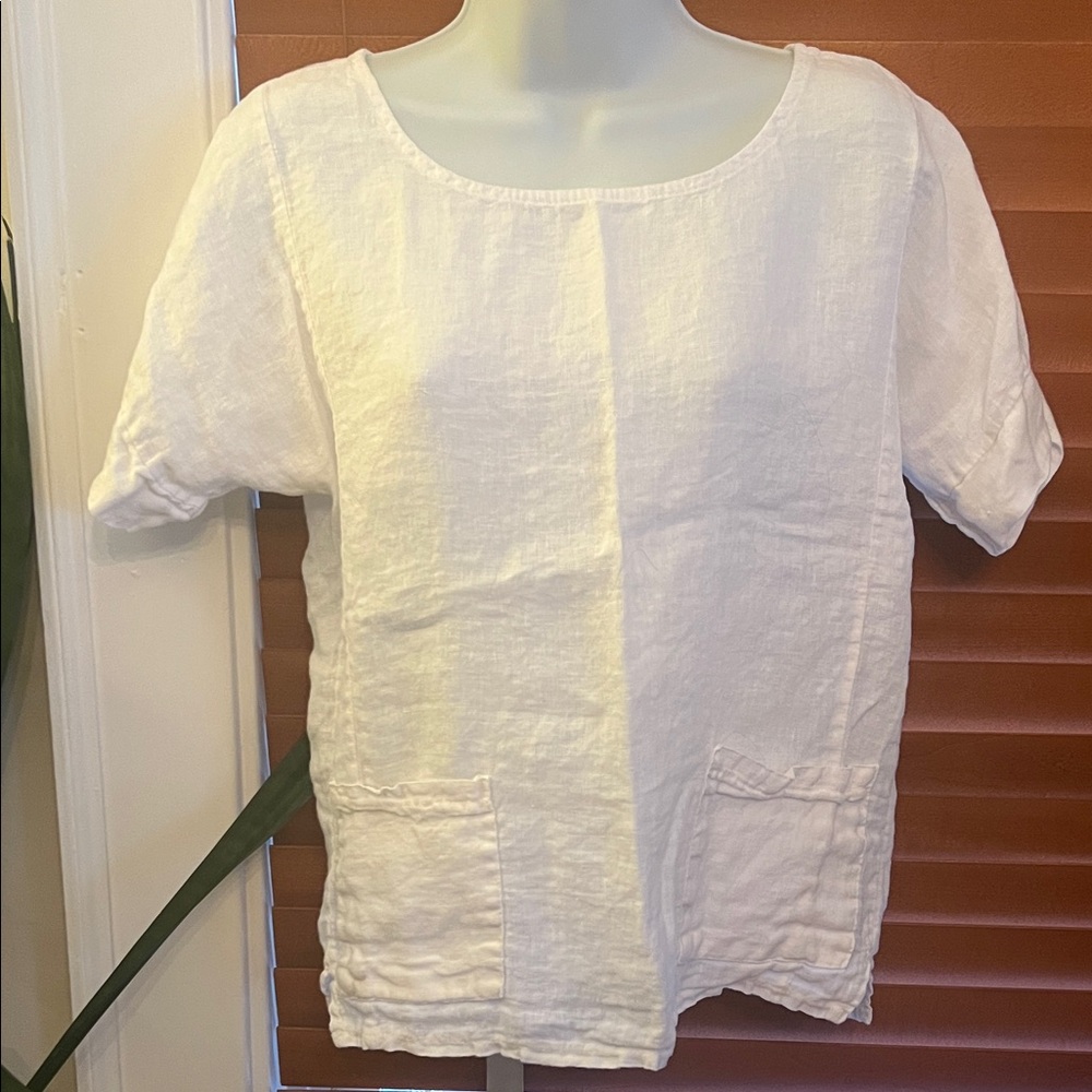 Elegant White Short Sleeve Top